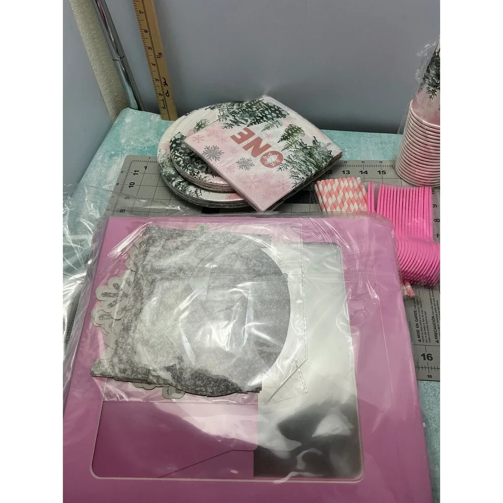 Winter Onederland 1st Birthday Decorations‎ Pink Snowflake Party Supplies Set